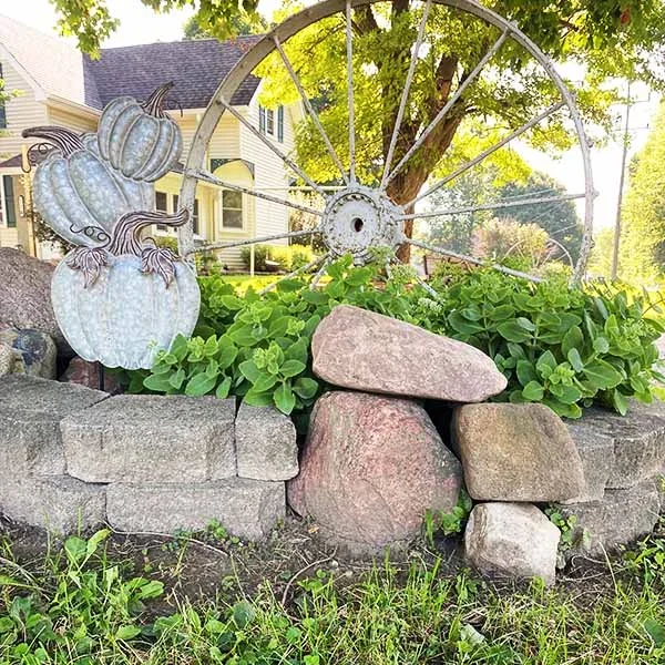 Galvanized Metal Stacked Pumpkin Yard Stake – Decor Steals