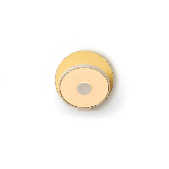 Koncept – GRW-S-MWT-BRS-PI – LED Wall Sconce – Gravy – Matte white, brushed brass – GRWSMWTBRSPI