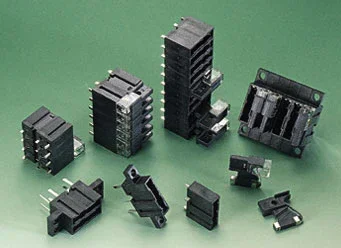 Littelfuse 15Amp Alarm Indicating Fuse Holder 12-Pole Printed Circuit Board (PCB) Mount (04820012ZXB)