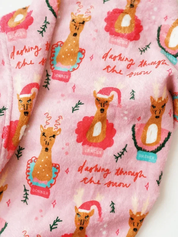 Santa’s Favorite Reindeer 30×40 Blanket + Bag Set – Decor Steals