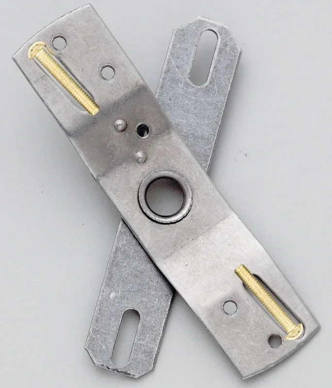 SATCO/NUVO Offset Swivel Crossbar With Screw 4 Inch (S70-593)