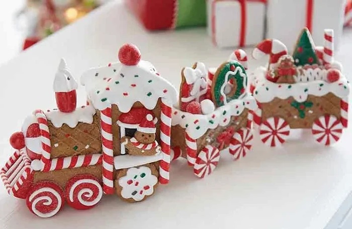 Vintage Inspired Gingerbread Train – Holiday Farmhouse – Decor Steals